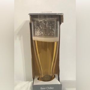 Beer chiller cup to enjoy gold beer.